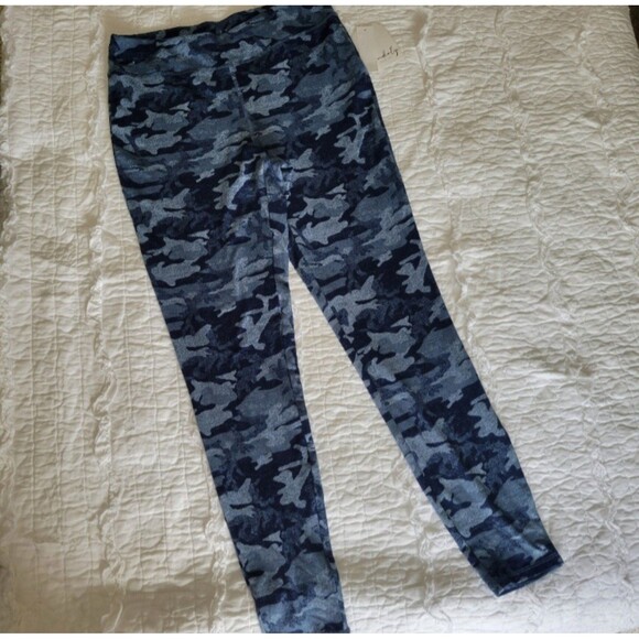 Pants - Wonderly studio yummy blue camo leggings